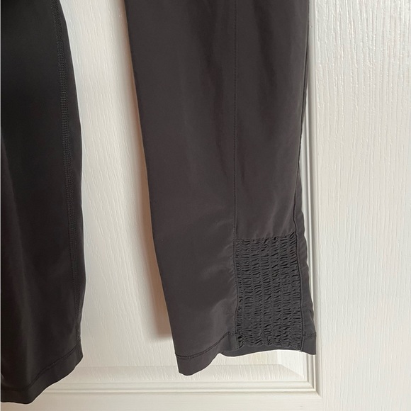 Athleta Women’s Spar Pant in Black Olive Size Small - Picture 5 of 6